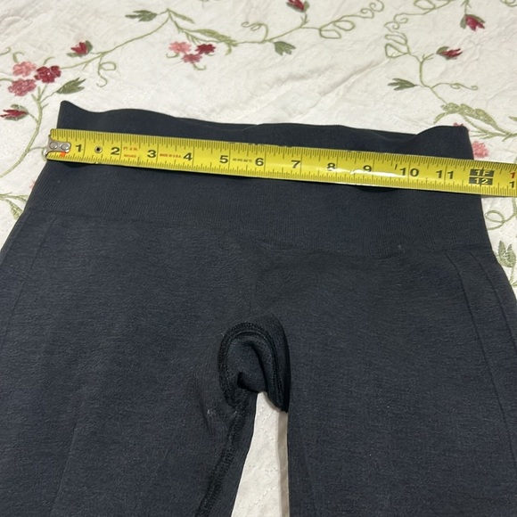 Lululemon In The Flow Crop II Black size 4 Compression - Picture 9 of 12